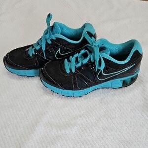 Nike Women's REAX Rocket 2 Sneakers!!!
